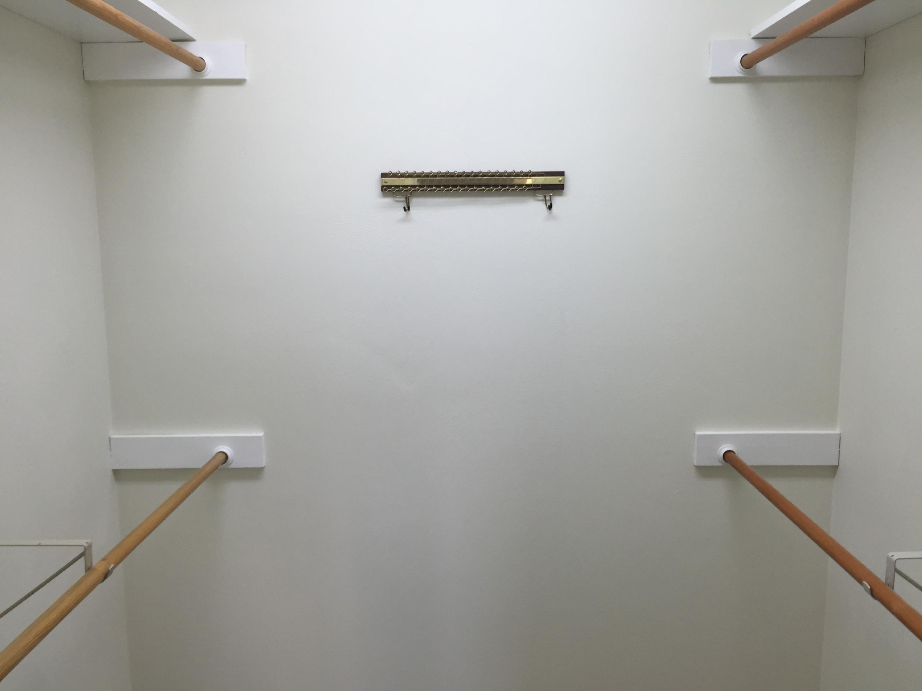 262 Farmers Road Fincastle, VA 24090 - Photo 20 of 38 Farmers MBR Closet