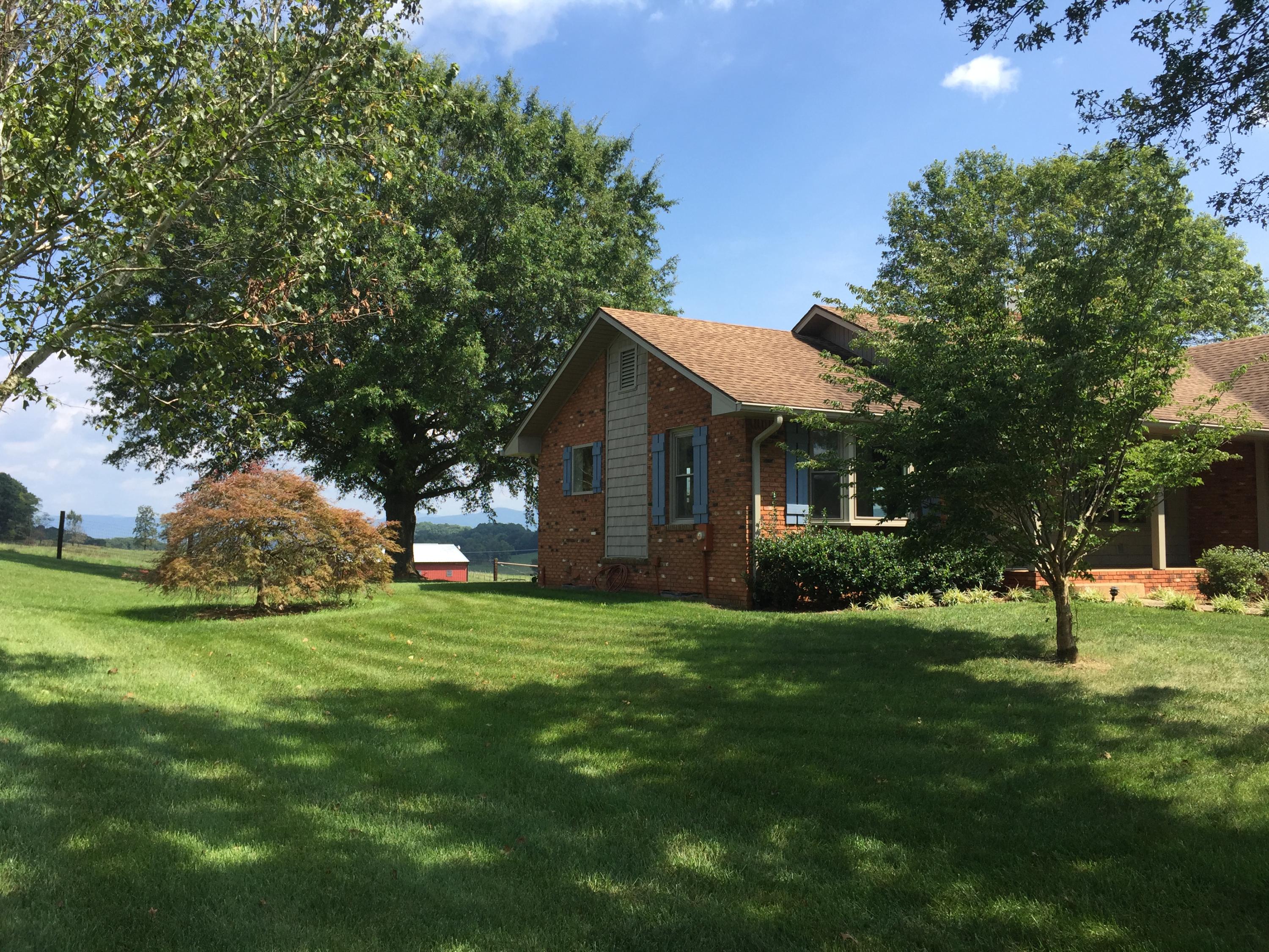 262 Farmers Road Fincastle, VA 24090 - Photo 3 of 38 Farmers Front3