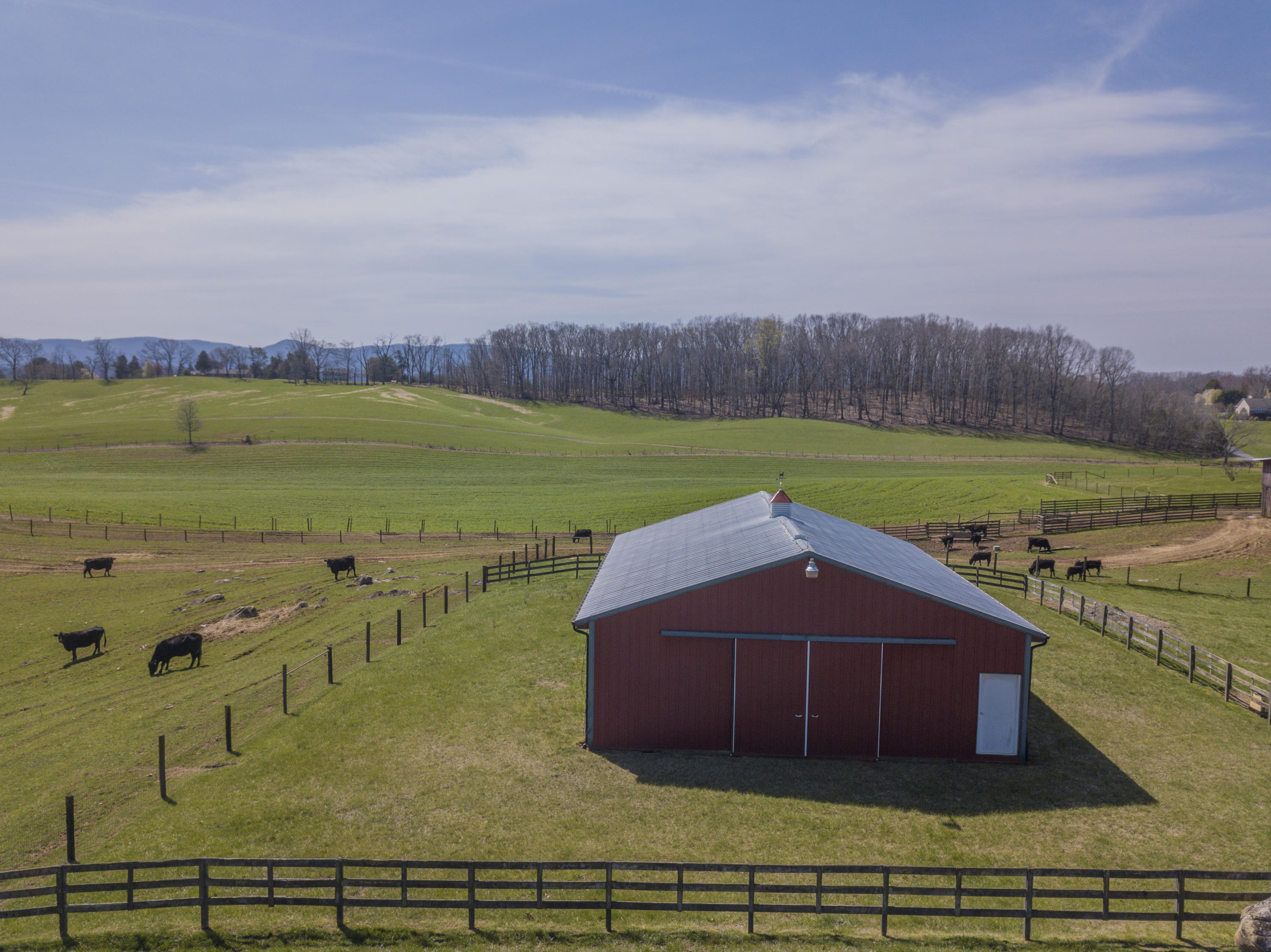 262 Farmers Road Fincastle, VA 24090 - Photo 35 of 38 Farmers3 Barn side