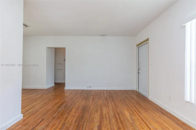 $1,950 | 221 Antiquera Avenue, Unit 3, Coral Gables, FL 33134