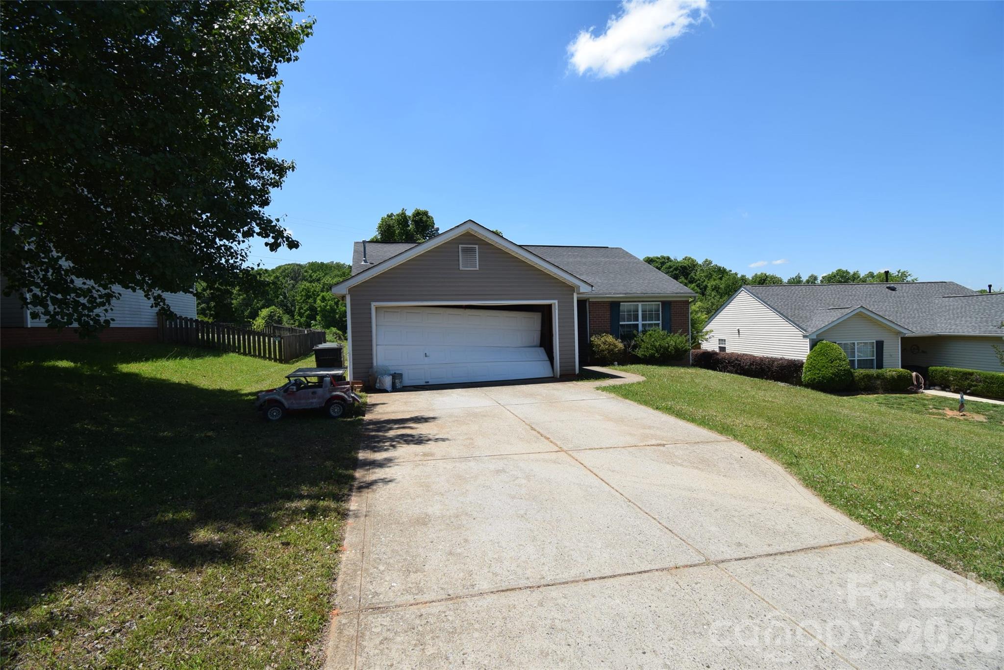 633 Overlook Road Lowell, NC 28098 - Photo 3 of 14