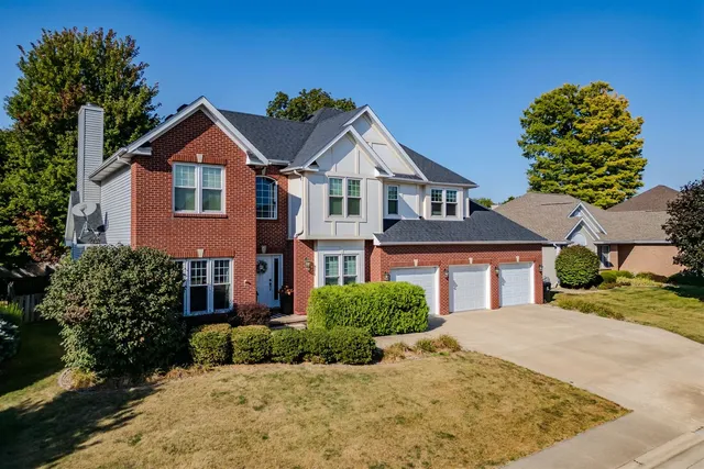 $429,900 | 4 Scofield Court, Bloomington, IL 61704