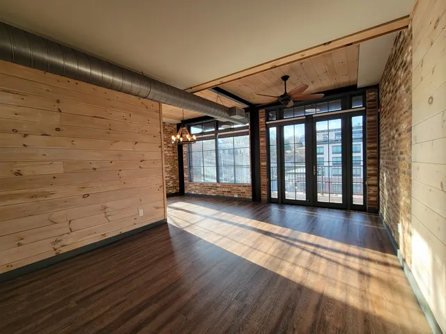 $1,600 | 550 East Main Street, Unit 2, Blue Ridge, GA 30513