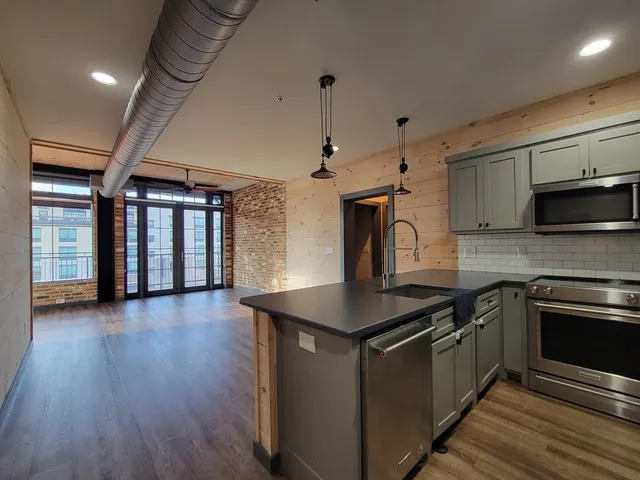 $1,600 | 550 East Main Street, Unit 2, Blue Ridge, GA 30513