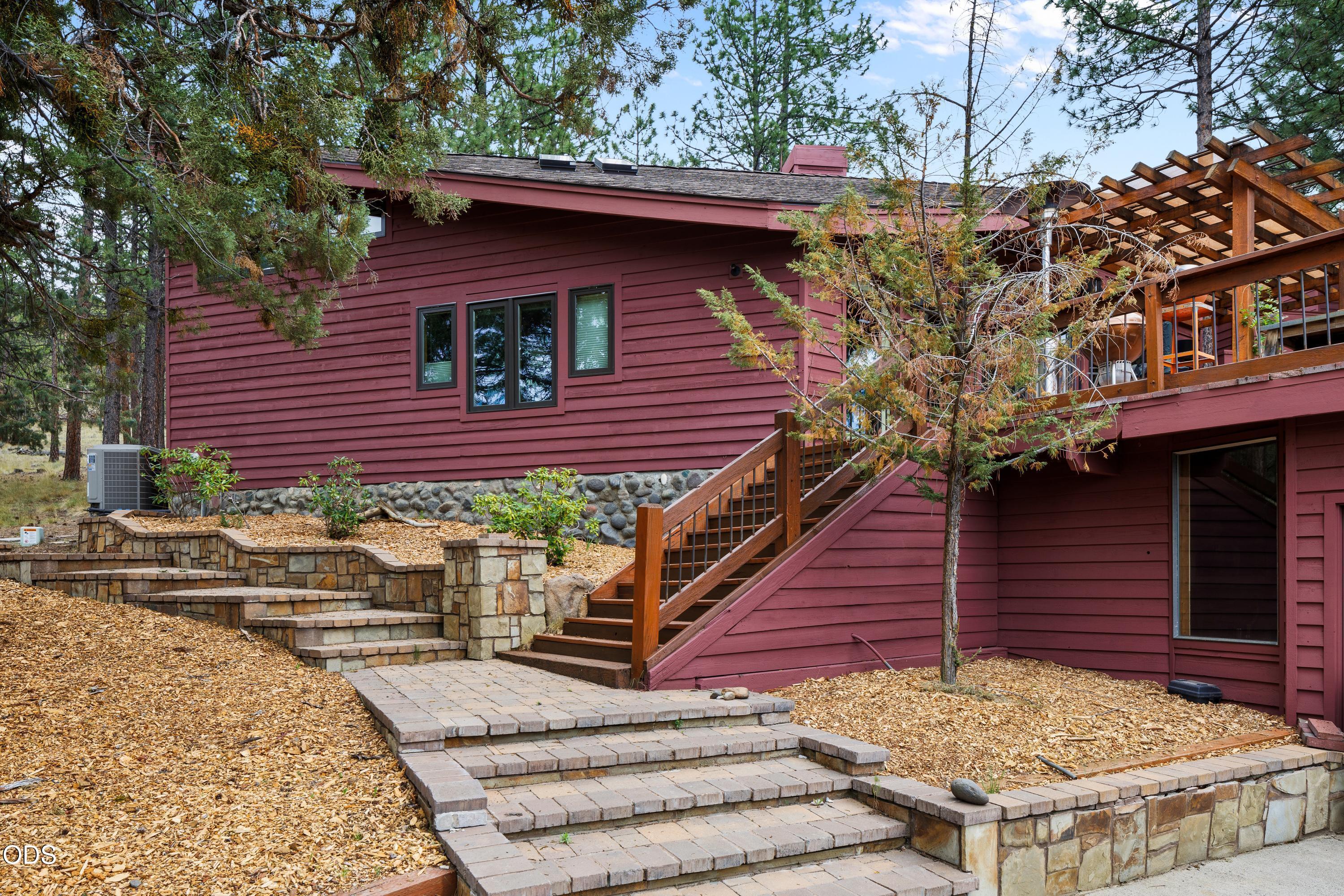 63220 Johnson Road Bend, OR 97703 - Photo 45 of 60