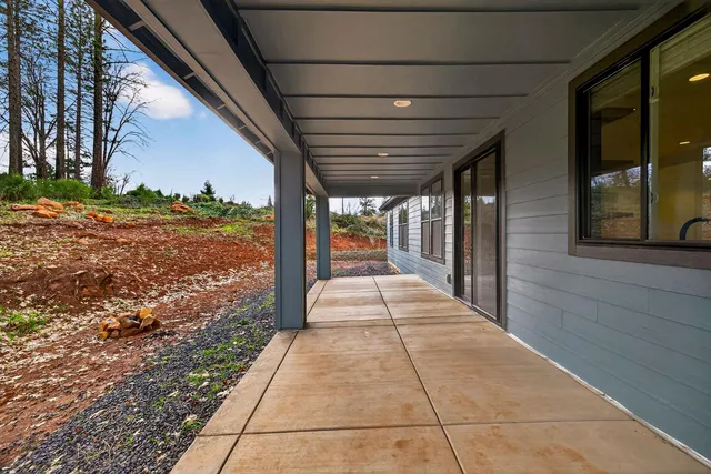 a view of outdoor space