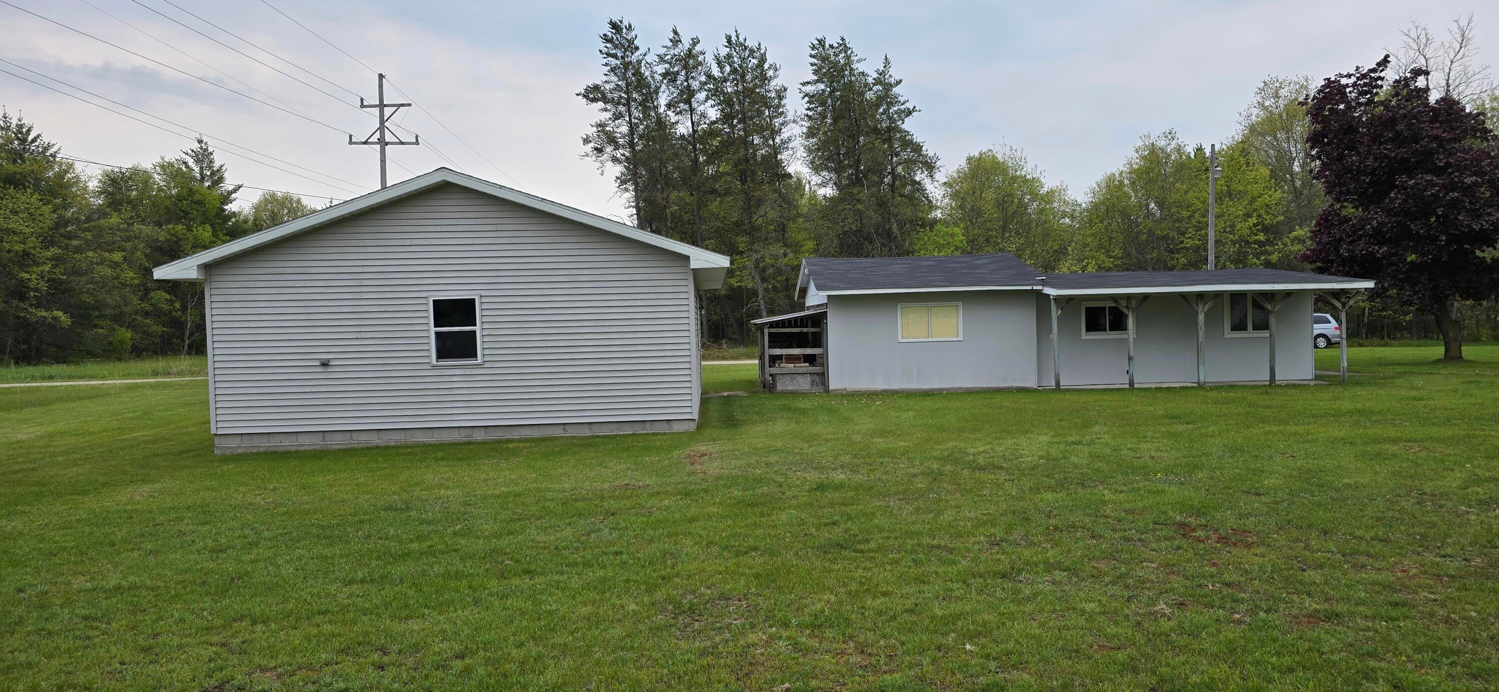 11241 South Grayling Road Roscommon, MI 48653 - Photo 6 of 45 20250530_123104