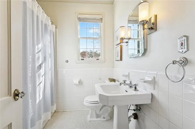 $999,999 | 326 Bellaire Drive, New Orleans, LA 70124