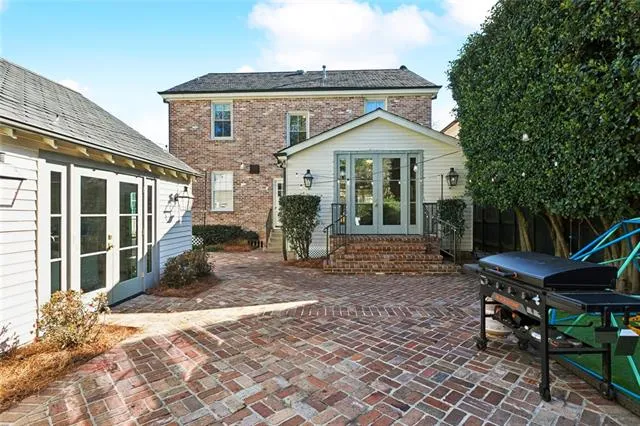 $999,999 | 326 Bellaire Drive, New Orleans, LA 70124