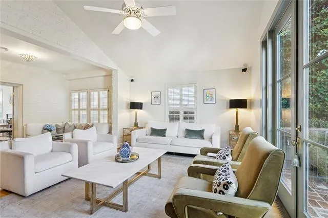 $999,999 | 326 Bellaire Drive, New Orleans, LA 70124