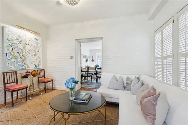 $999,999 | 326 Bellaire Drive, New Orleans, LA 70124