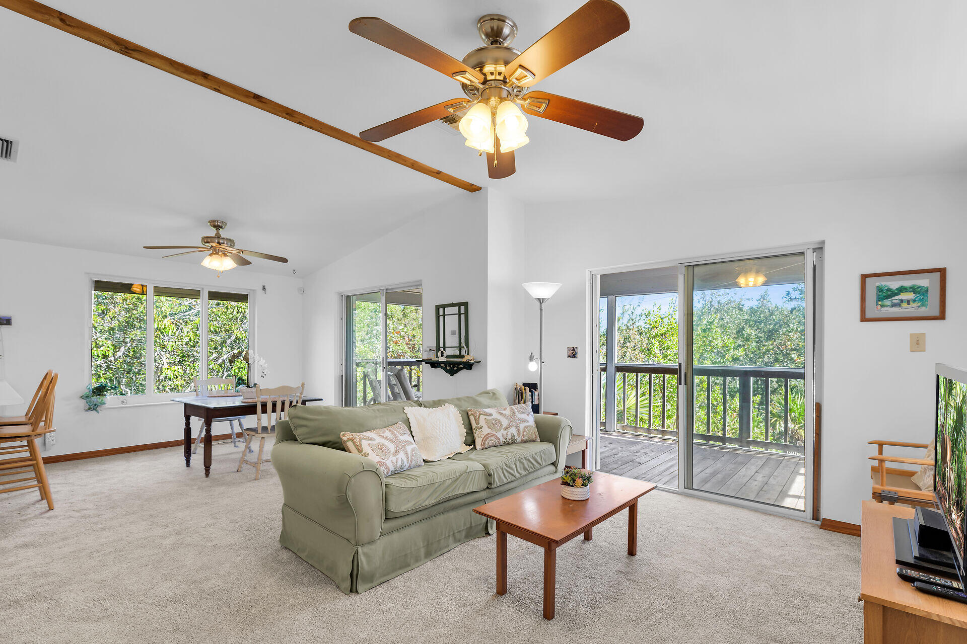 30625 16th Lane Big Pine Key, FL 33043 - Photo 10 of 42 Living area 1