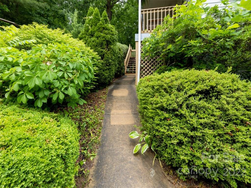 201 Laurel Ridge Road Asheville, NC 28805 - Photo 6 of 33 Gallery Image 6