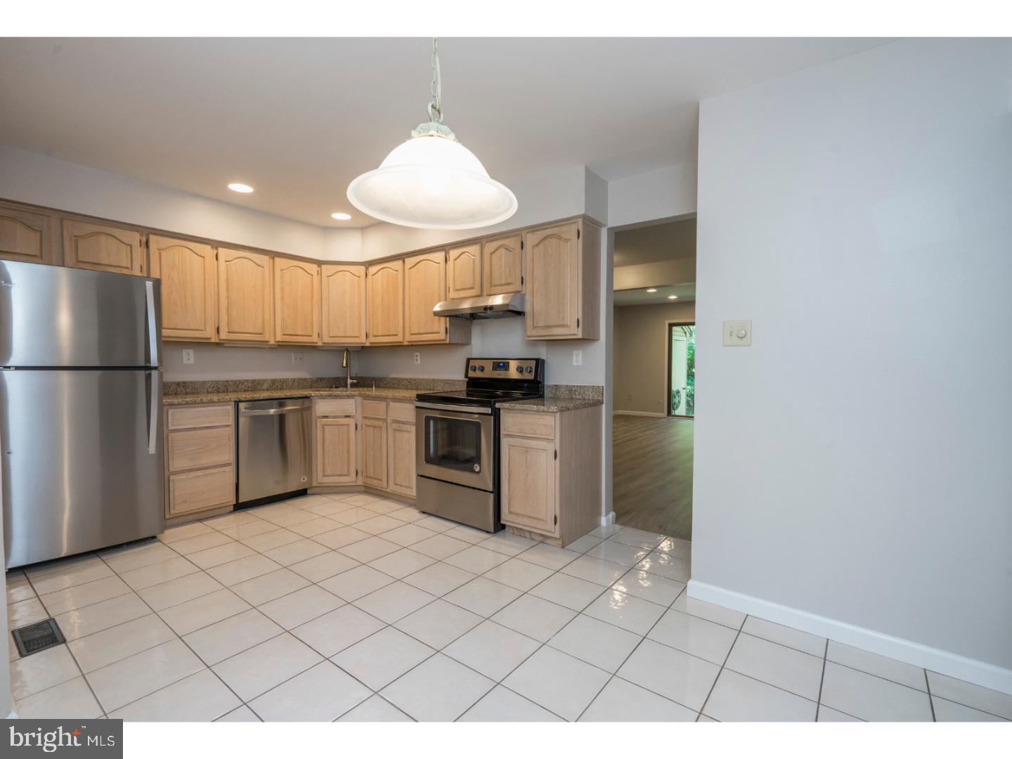 6 Farnwood Road Mount Laurel, NJ 08054 - Photo 7 of 9 Kitchen