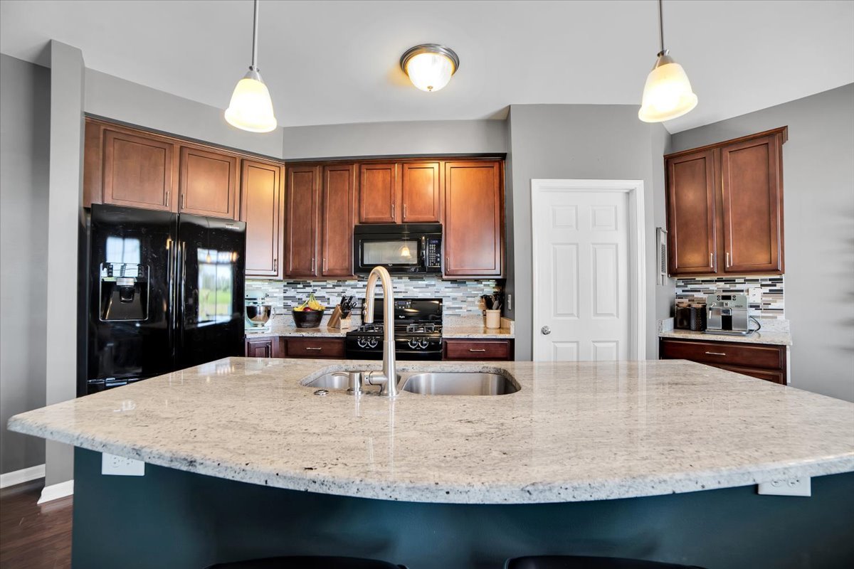 2876 Church Road Aurora, IL 60502 - Photo 10 of 24