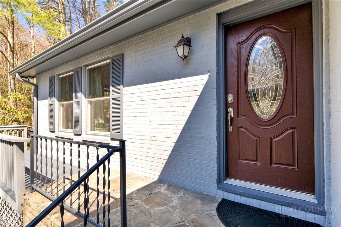 913 Winterberry Trail Boone, NC 28607 - Photo 4 of 43