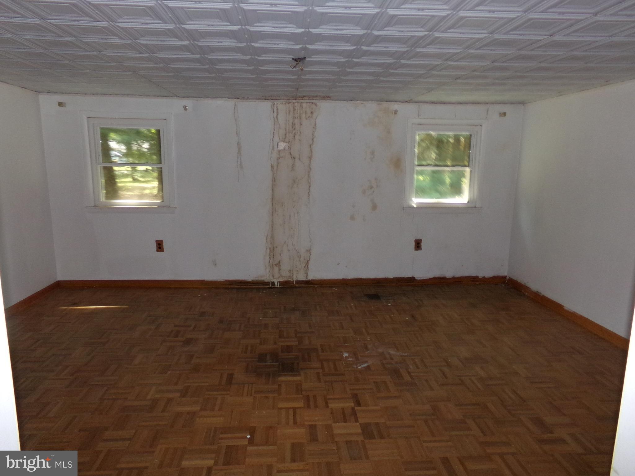 120 Iris Road Millville, NJ 08332 - Photo 4 of 16 Dining Area