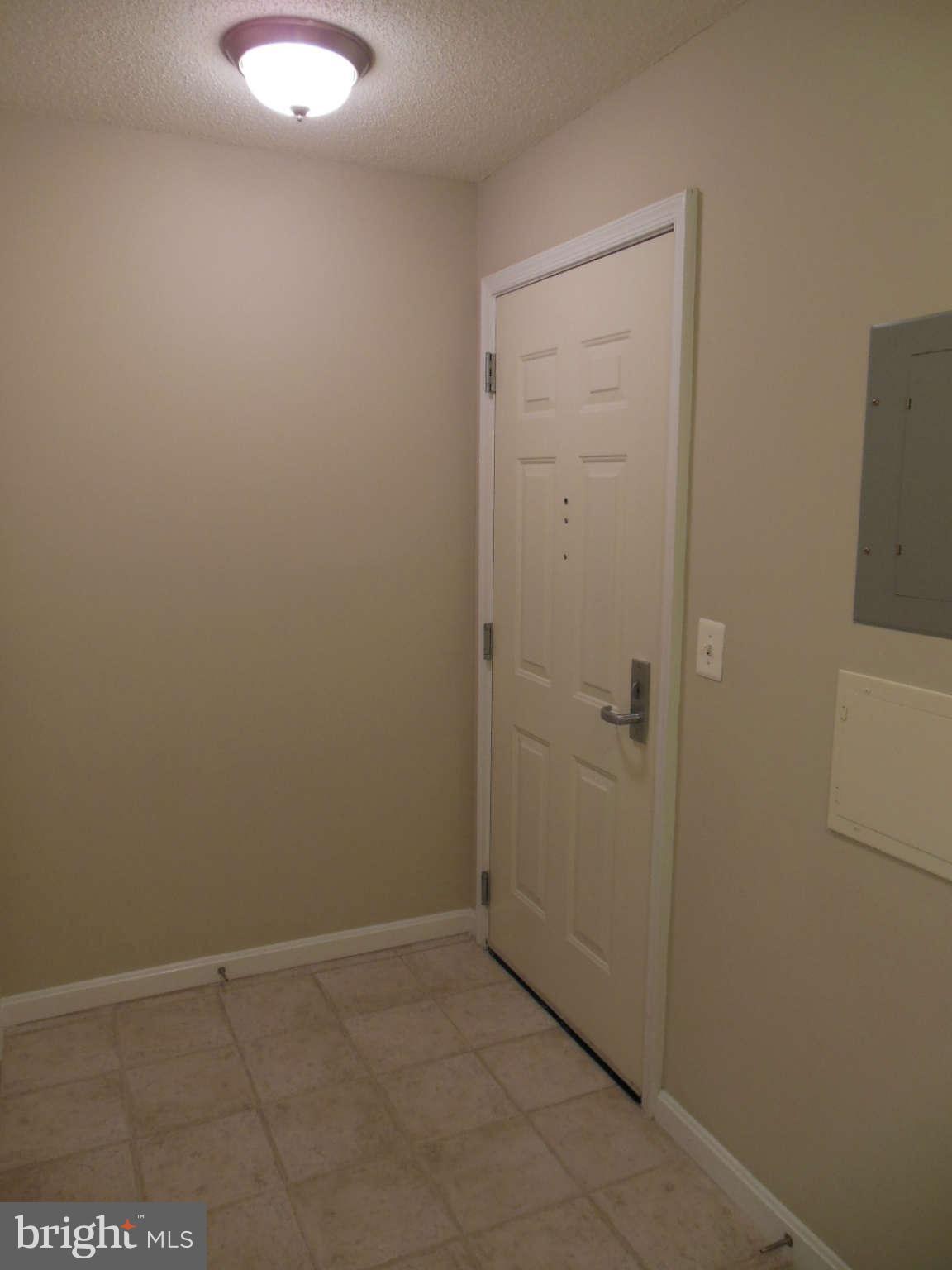 11710 Old Georgetown Road, Unit 1001 Rockville, MD 20852 - Photo 20 of 21 Interior foyer