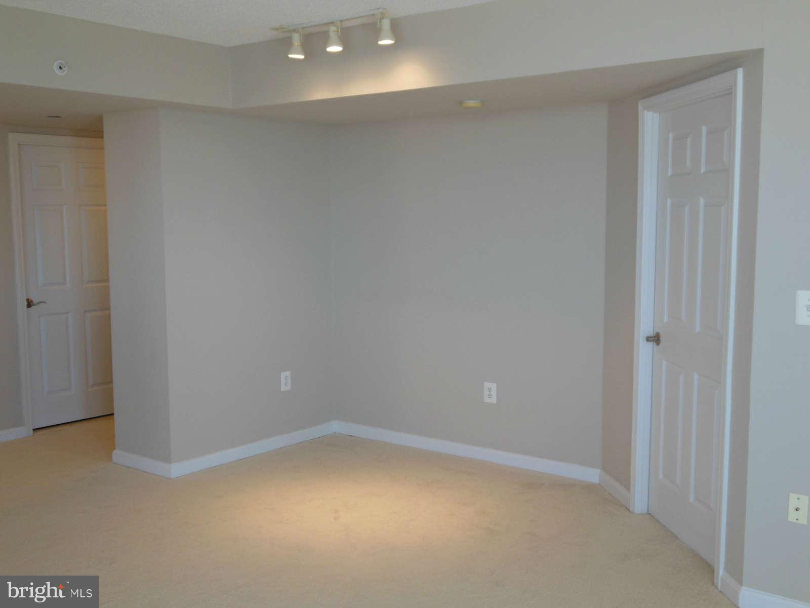 11710 Old Georgetown Road, Unit 1001 Rockville, MD 20852 - Photo 10 of 21 Dining Room