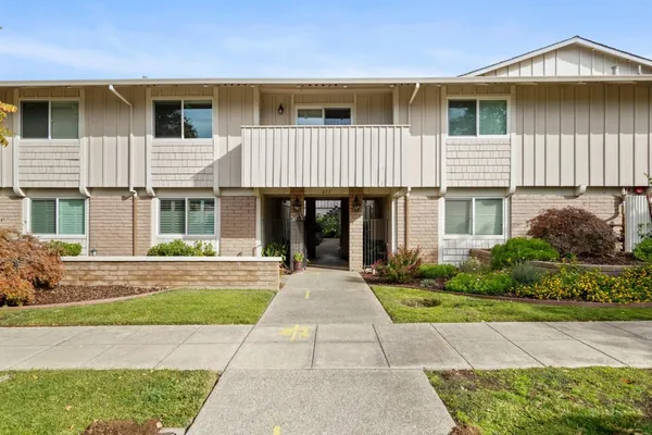 $1,248,000 | 477 Lassen Street, Unit 6, Los Altos, CA 94022