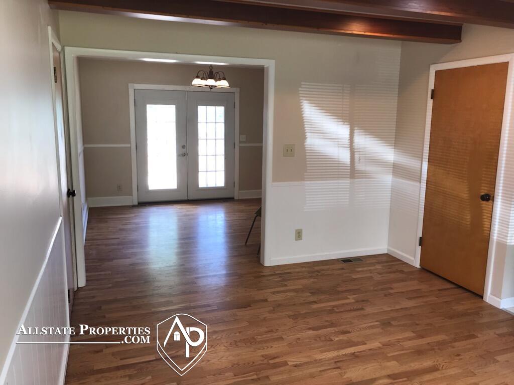 8311 North McKinley Road Flushing, MI 48433 - Photo 9 of 27 50044780-8.JPG