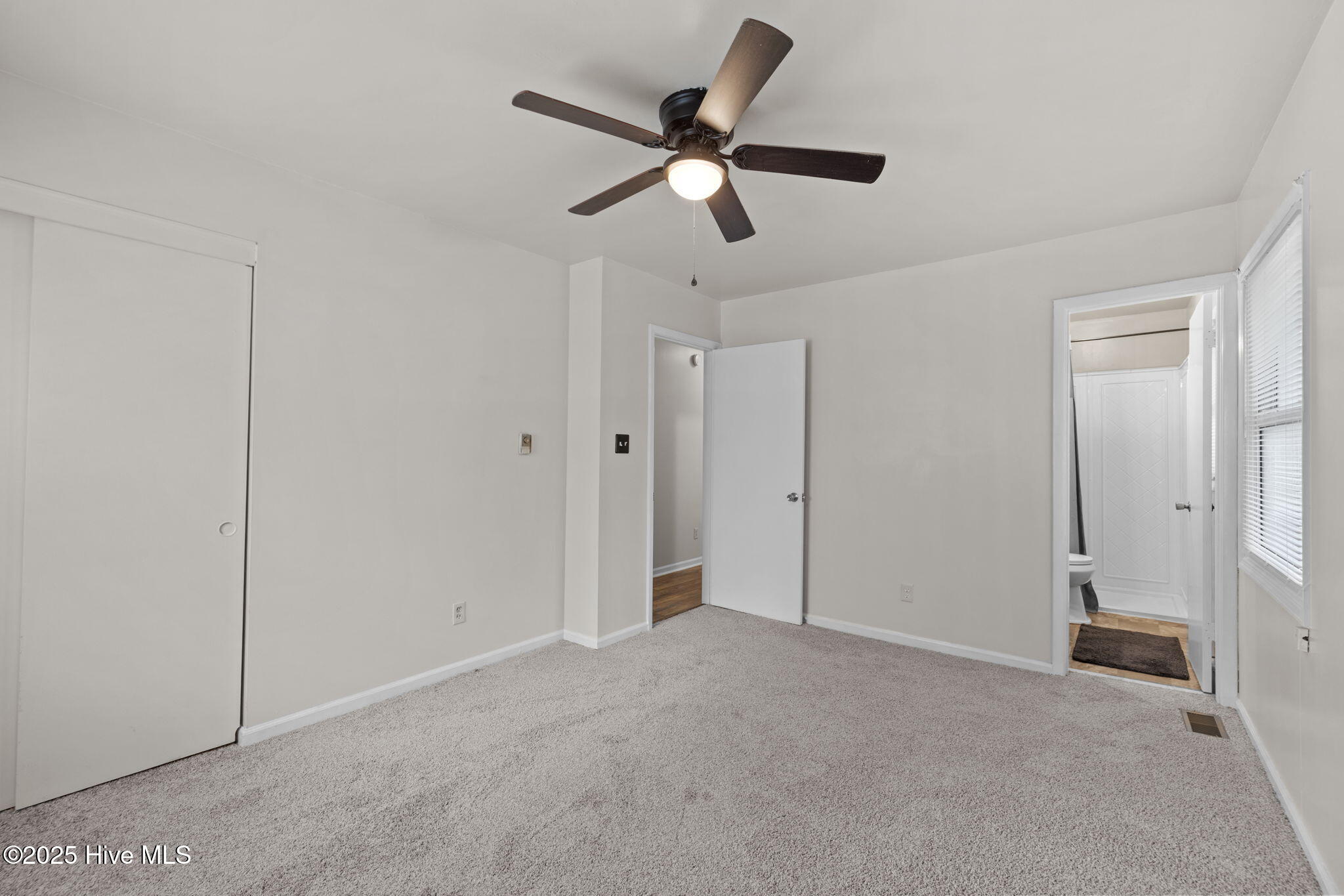 204 Pineview Street Havelock, NC 28532 - Photo 13 of 31 5-web-or-mls-1S3A6100