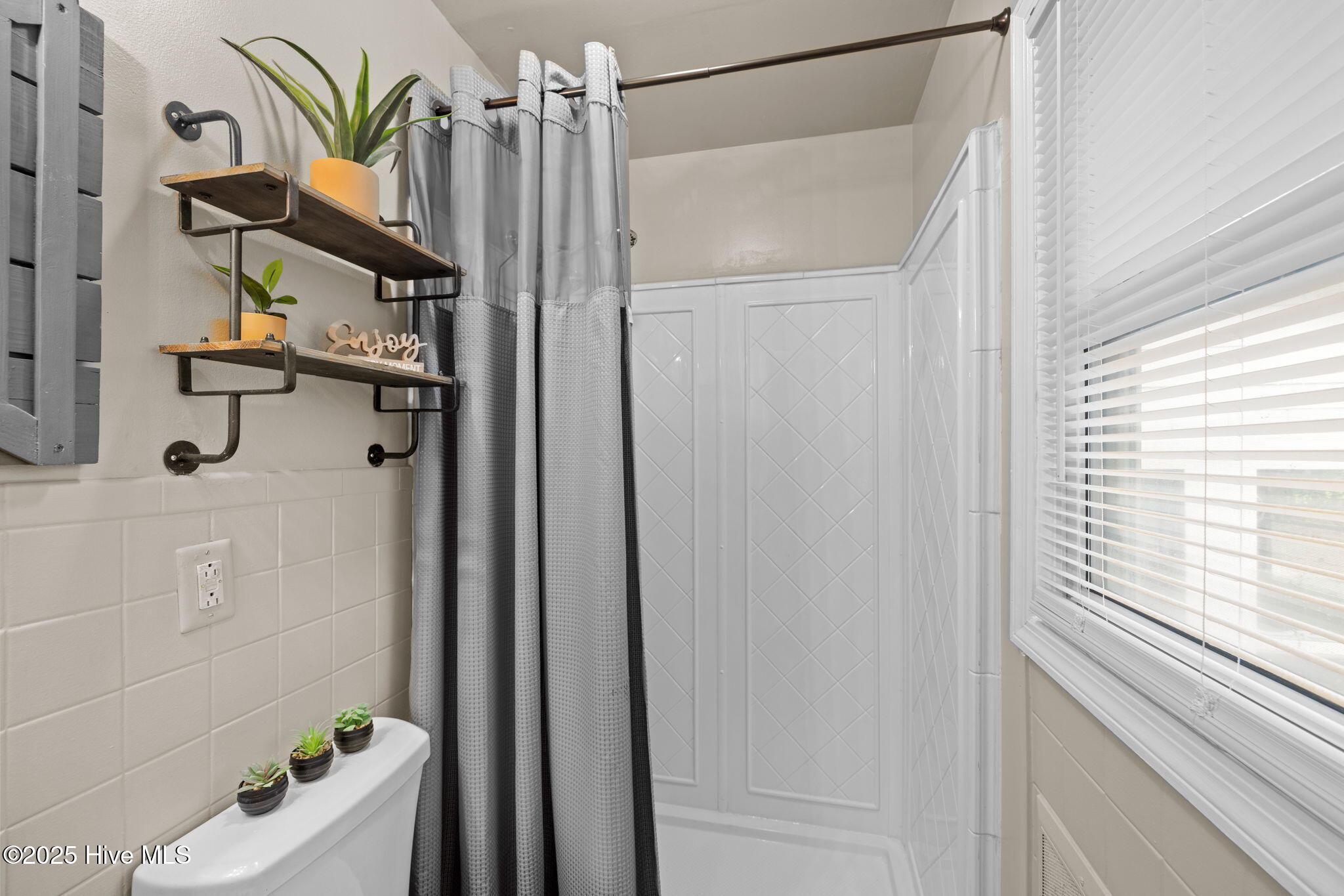 204 Pineview Street Havelock, NC 28532 - Photo 14 of 31 7-web-or-mls-1S3A6118