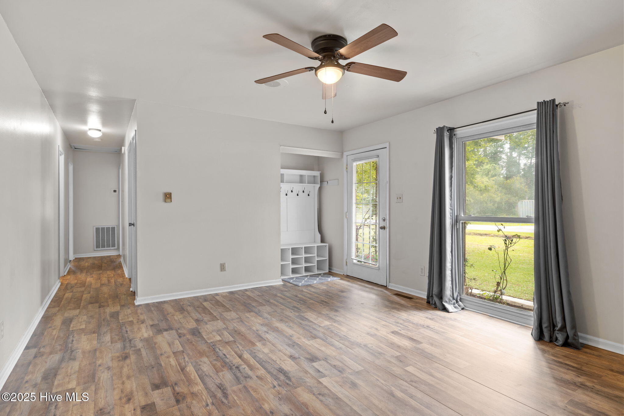 204 Pineview Street Havelock, NC 28532 - Photo 6 of 31 15-web-or-mls-1S3A6169