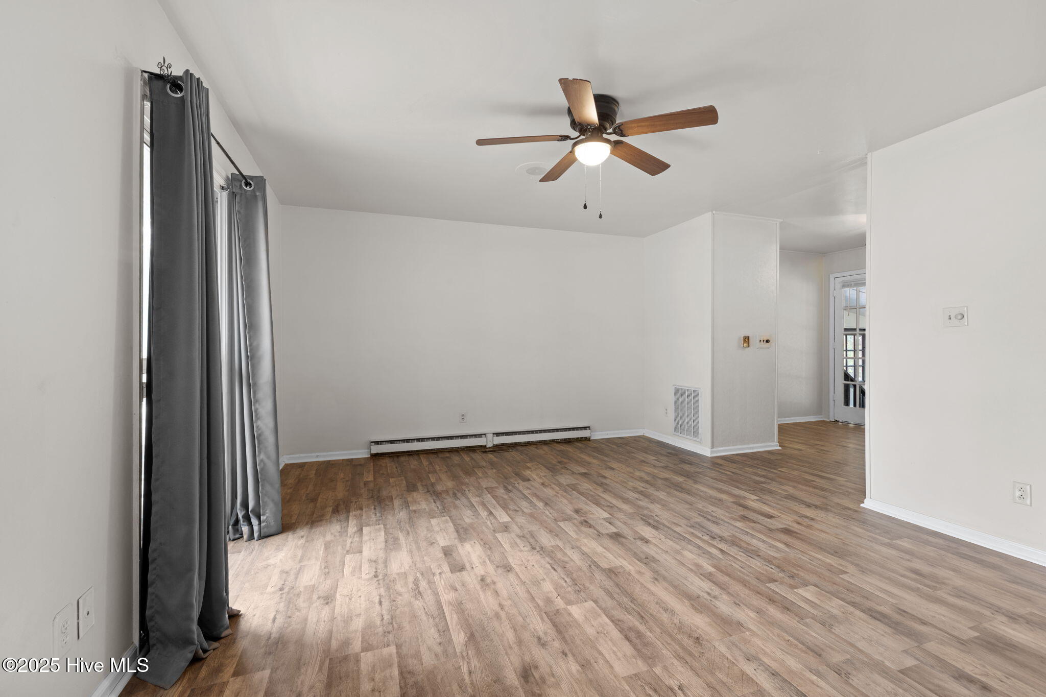 204 Pineview Street Havelock, NC 28532 - Photo 8 of 31 17-web-or-mls-1S3A6187