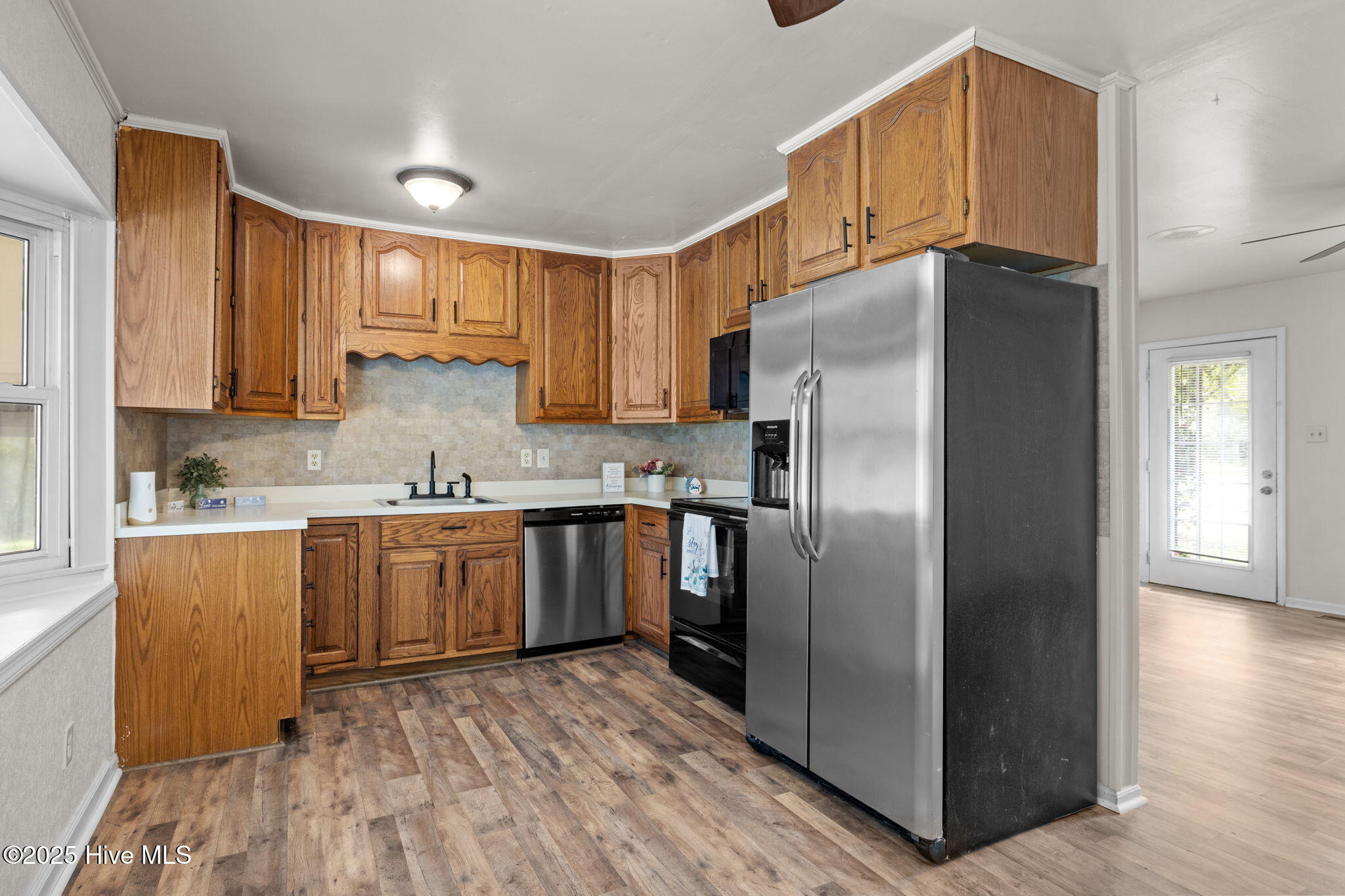 204 Pineview Street Havelock, NC 28532 - Photo 9 of 31 18-web-or-mls-1S3A6193