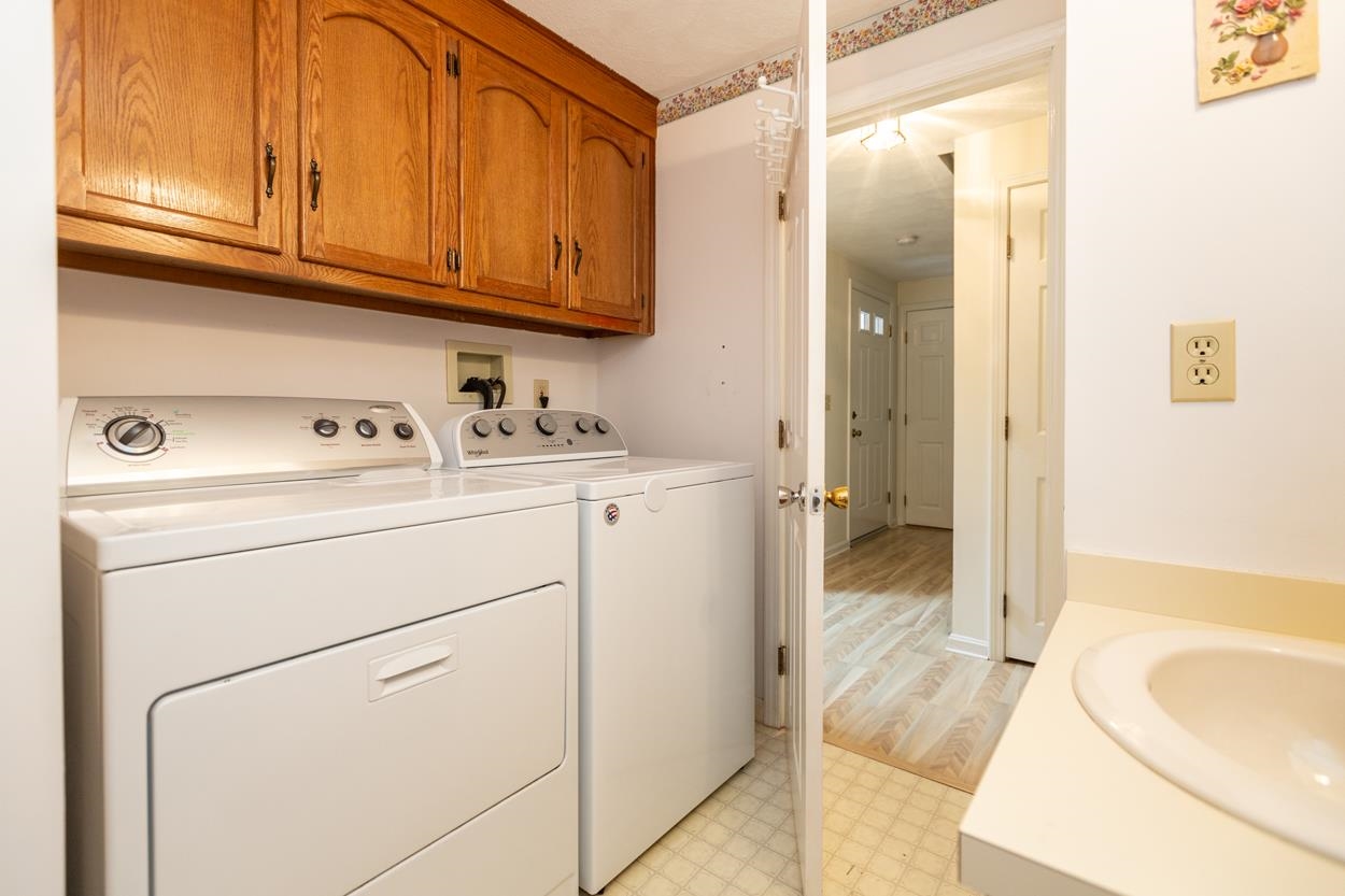17 A Reed Street, Unit A Londonderry, NH 03053 - Photo 8 of 32 Gallery Image 8