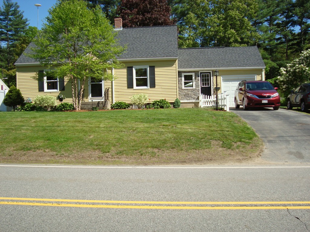345 Goldthwaite Road Northbridge, MA 01588 - Photo 2 of 27 Gallery Image 2