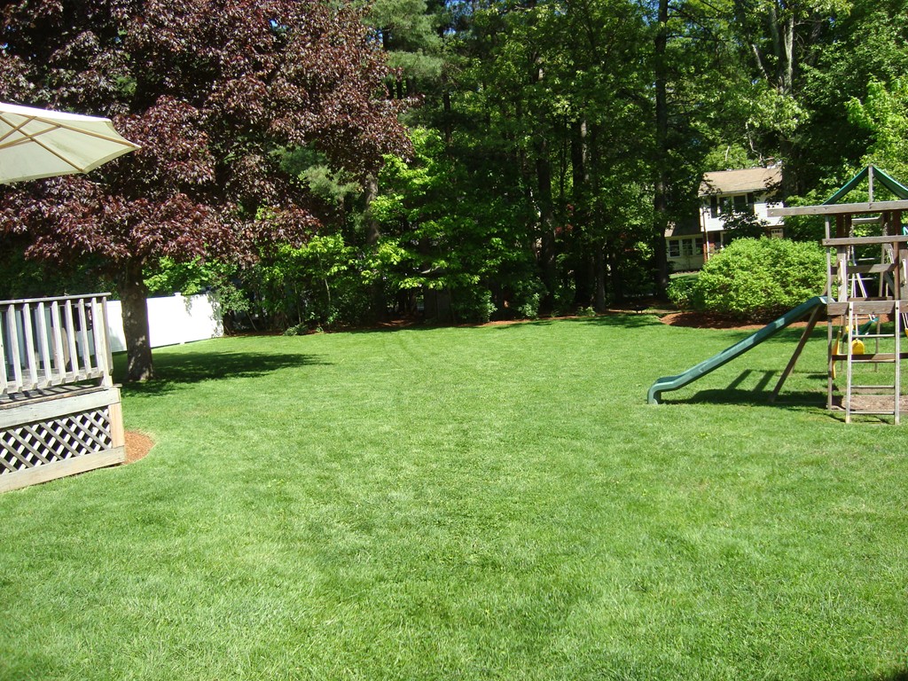 345 Goldthwaite Road Northbridge, MA 01588 - Photo 3 of 27 Gallery Image 3