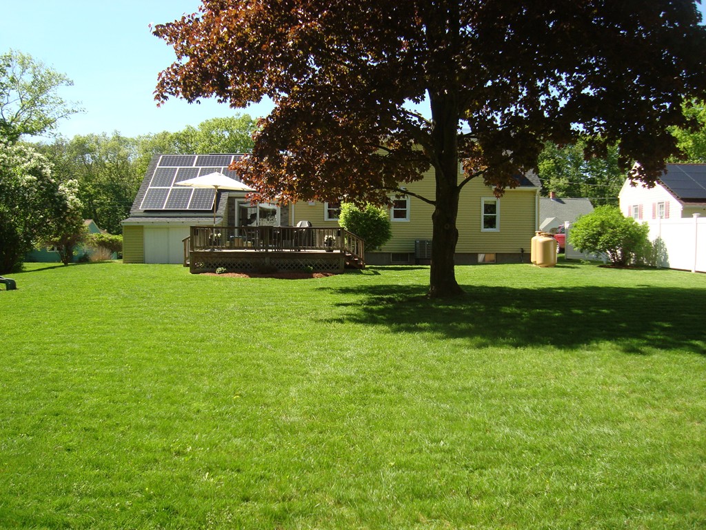 345 Goldthwaite Road Northbridge, MA 01588 - Photo 4 of 27 Gallery Image 4