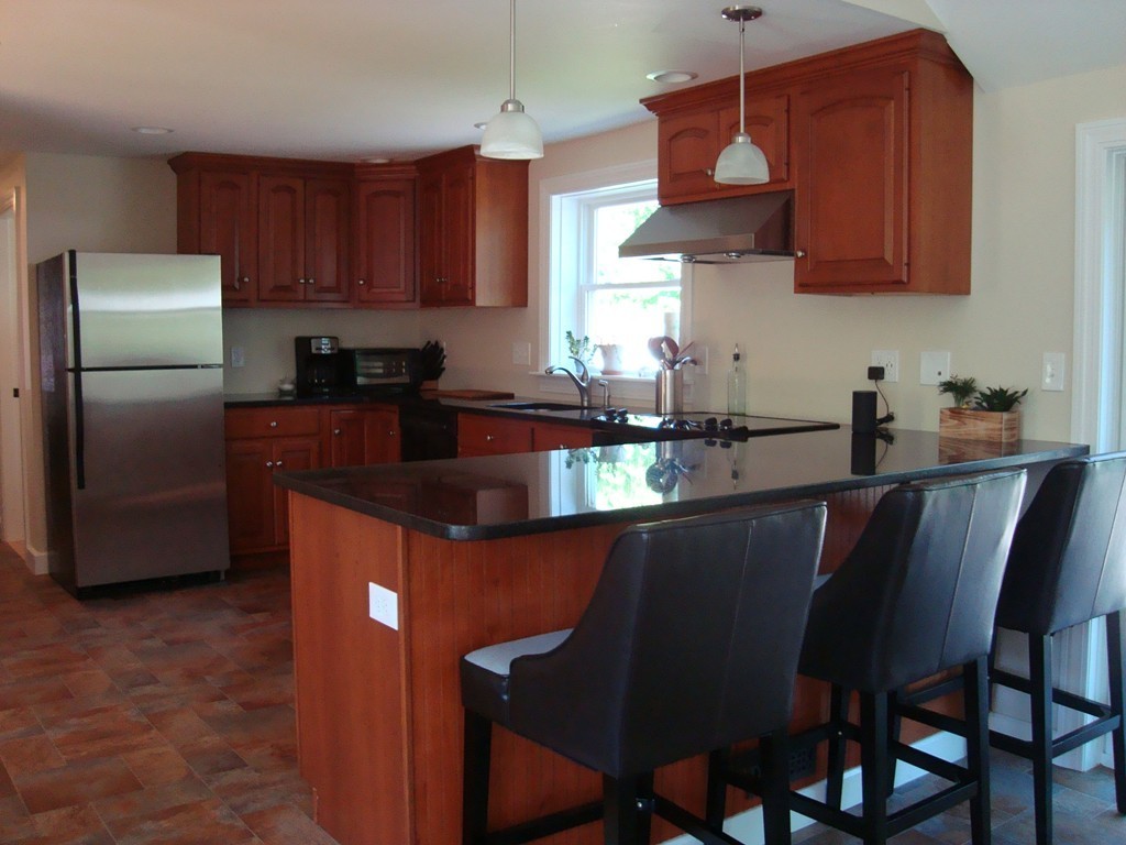 345 Goldthwaite Road Northbridge, MA 01588 - Photo 9 of 27 Gallery Image 9