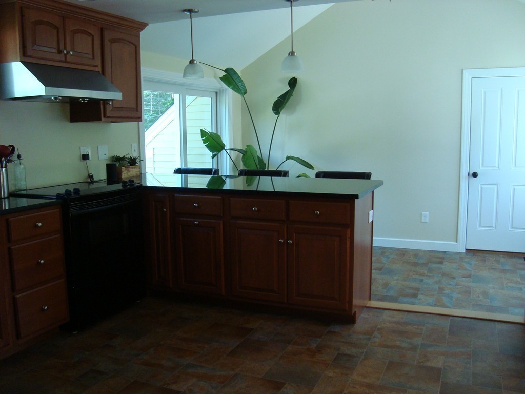 345 Goldthwaite Road Northbridge, MA 01588 - Photo 10 of 27 Gallery Image 10
