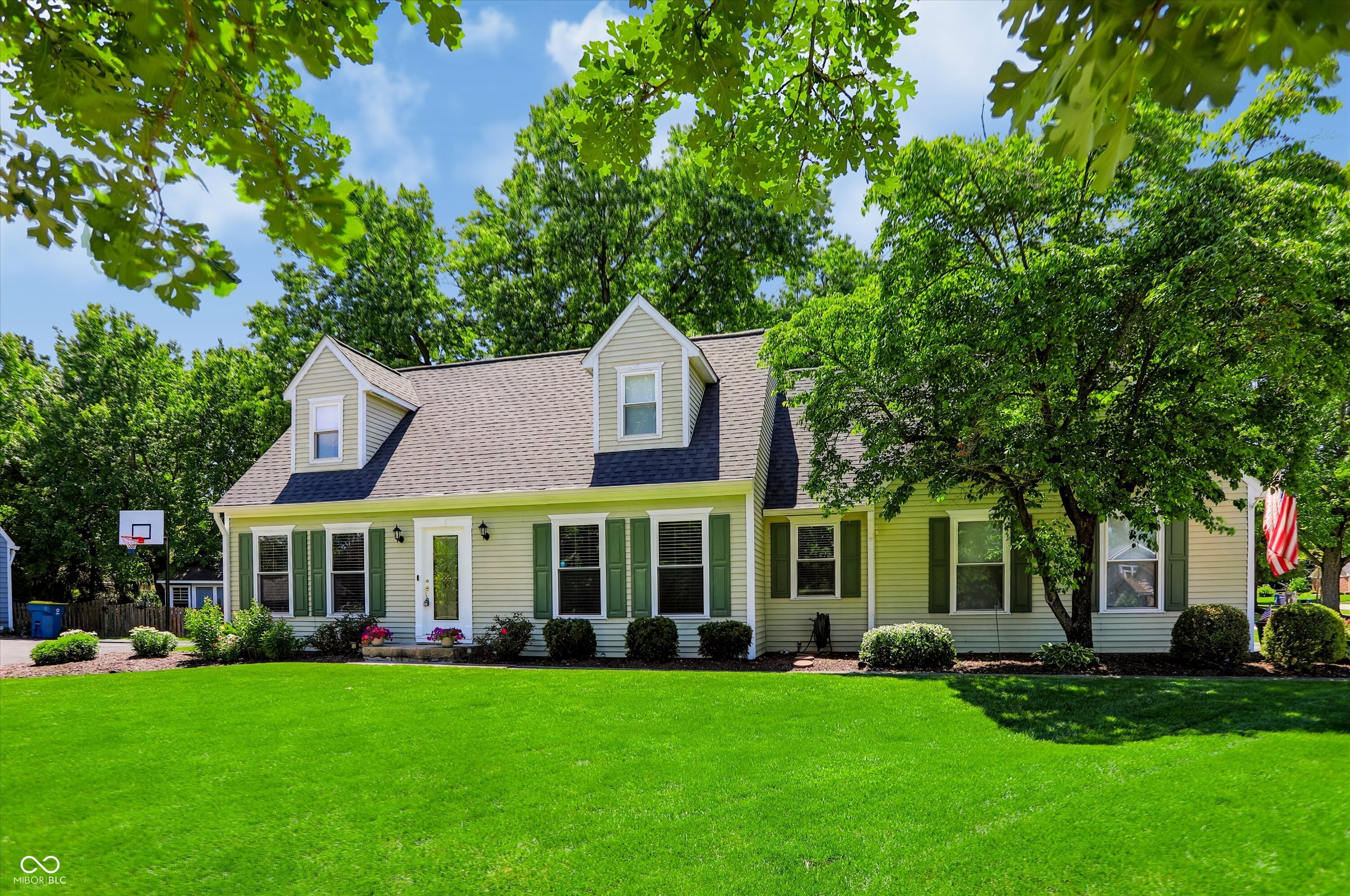 12800 Wembly Road Carmel, IN 46033 - Photo 5 of 47 Gallery Image 5