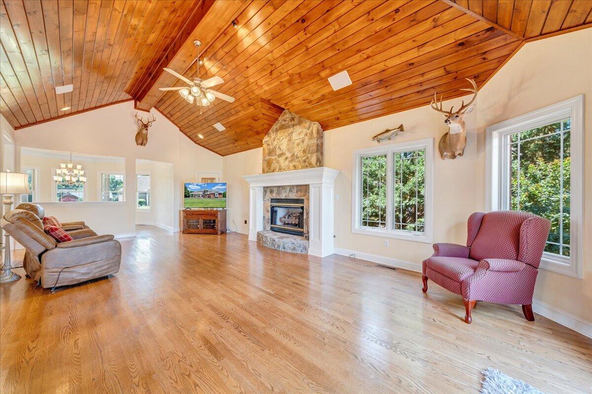625 Frontier Way Fincastle, VA 24090 - Photo 14 of 105 016-MIB02809