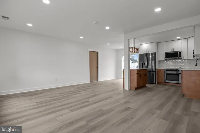 $2,950 | 41 Jewel Lane, Levittown, PA 19055