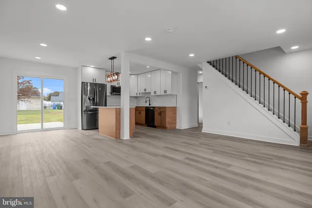 $2,950 | 41 Jewel Lane, Levittown, PA 19055