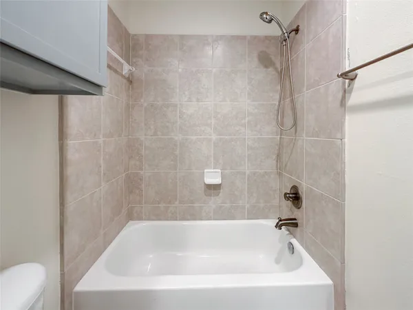 $2,250 | 3001 Murworth Drive, Unit 1302, Houston, TX 77025