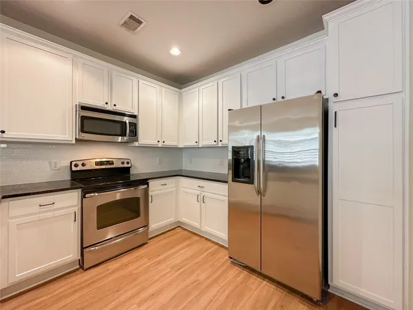 $2,250 | 3001 Murworth Drive, Unit 1302, Houston, TX 77025