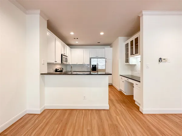 $2,250 | 3001 Murworth Drive, Unit 1302, Houston, TX 77025