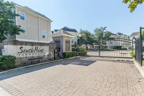 $2,250 | 3001 Murworth Drive, Unit 1302, Houston, TX 77025