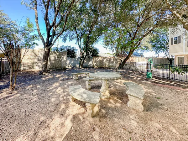 $2,250 | 3001 Murworth Drive, Unit 1302, Houston, TX 77025