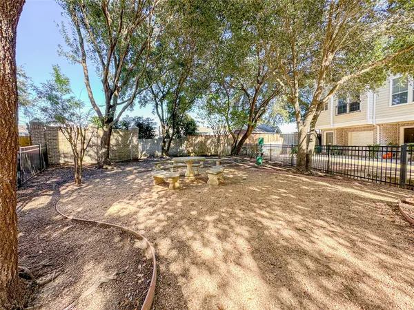 $2,250 | 3001 Murworth Drive, Unit 1302, Houston, TX 77025