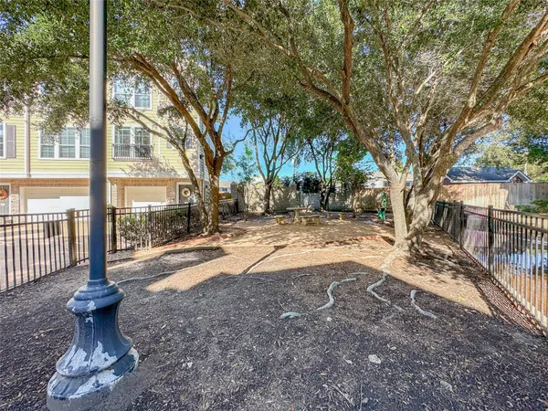 $2,250 | 3001 Murworth Drive, Unit 1302, Houston, TX 77025