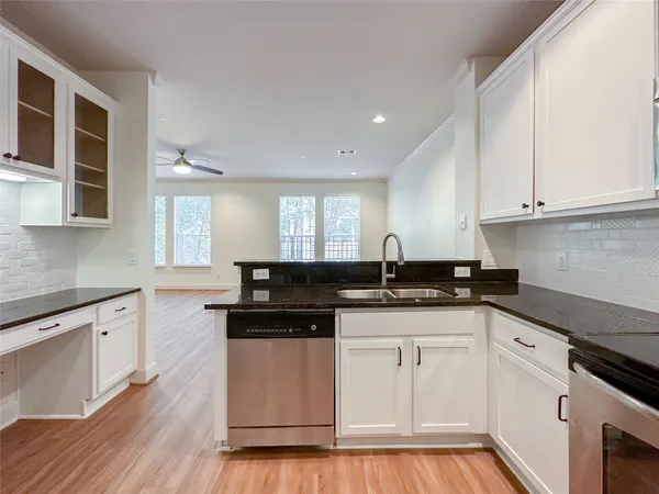 $2,250 | 3001 Murworth Drive, Unit 1302, Houston, TX 77025