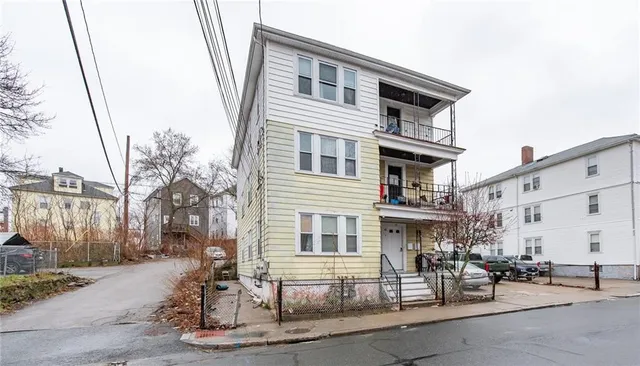 $2,200 | 52 Veazie Street, Unit 1, Providence, RI 02908