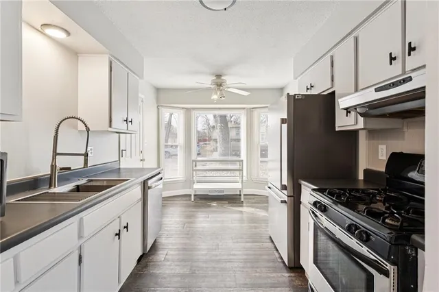 $246,000 | 101 Southeast Brentwood Drive, Lee's Summit, MO 64063